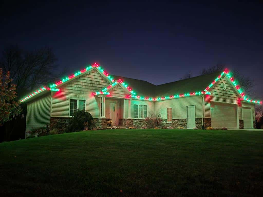 Red and Green Christmas Lights OKC - Installation and Takedown
